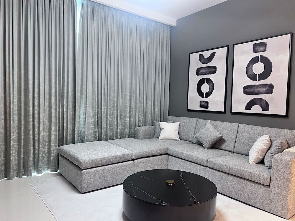 2 Bedroom Flat Beachfront Palm Jumeirah