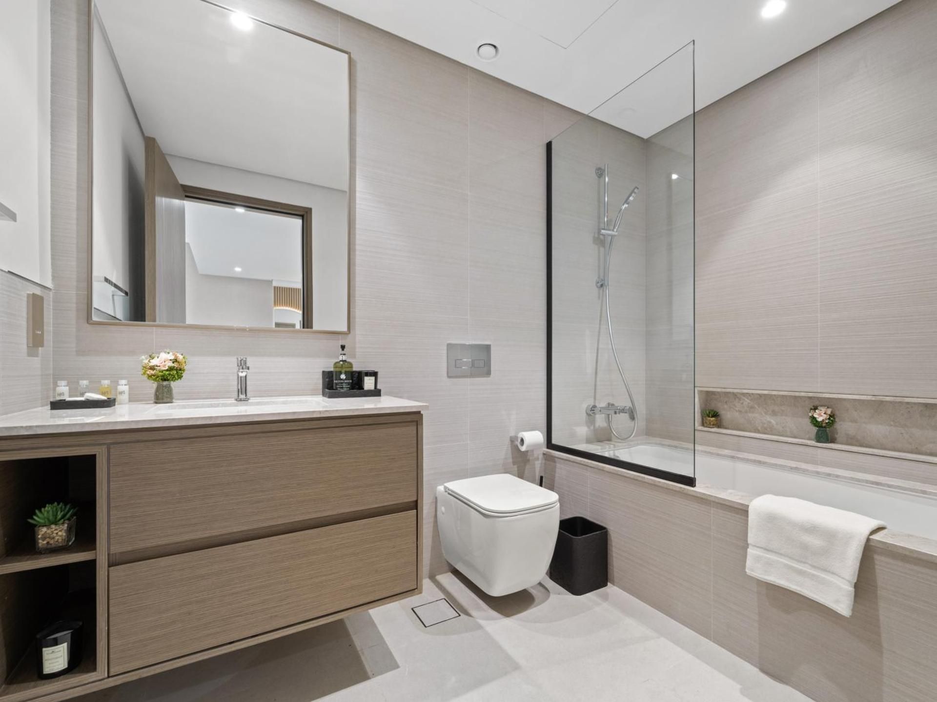 Luxury One-Bedroom Apartment with Terrace and Boulevard View