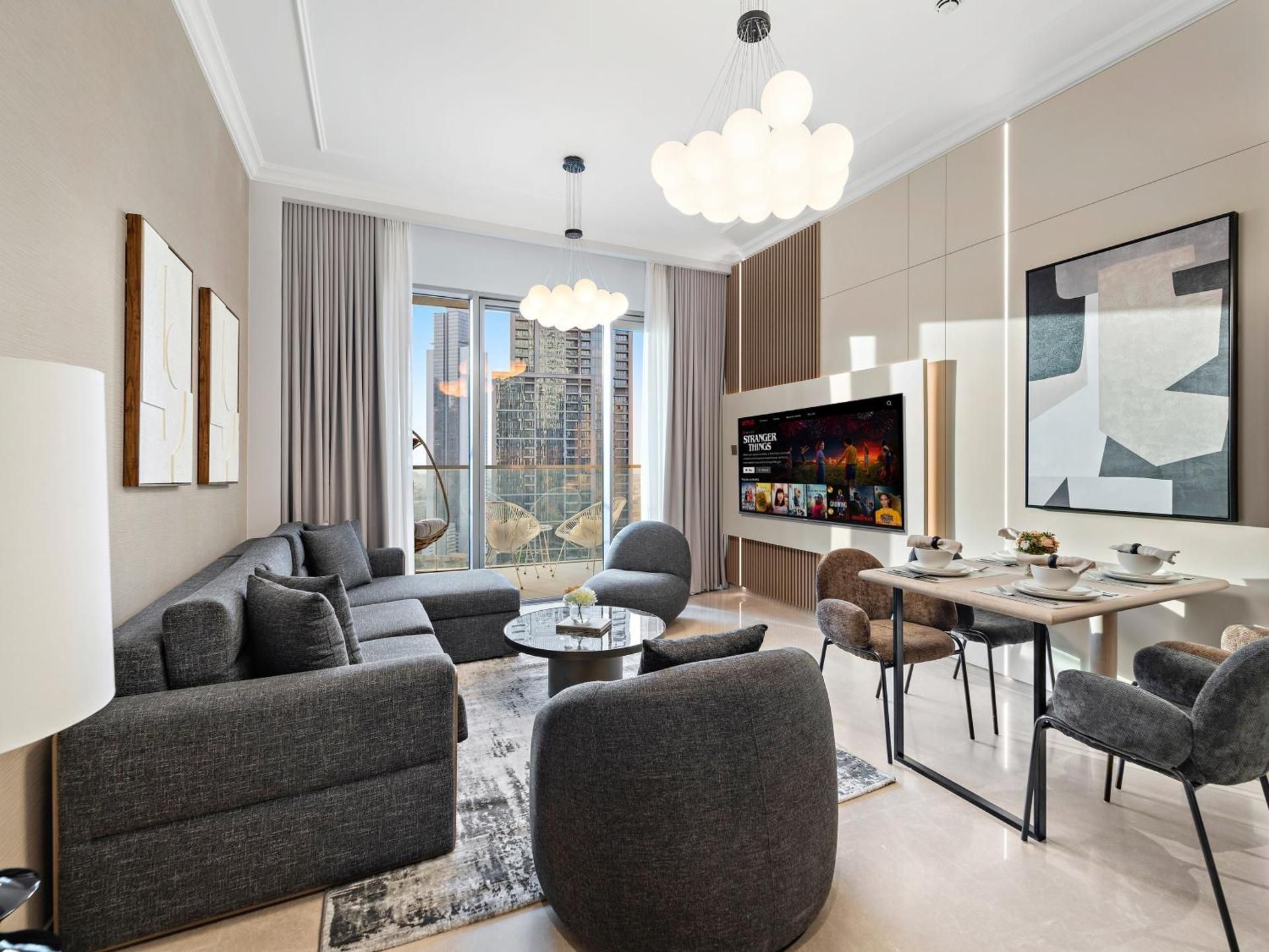 Luxury One-Bedroom Apartment with Terrace and Boulevard View