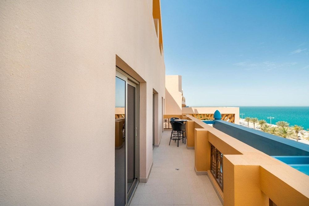 2BD 2 5BA Superior Apt With Pool Gym Beach Access Apartment 11