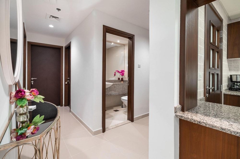 2BD 2 5BA Superior Apt With Pool Gym Beach Access Apartment 16