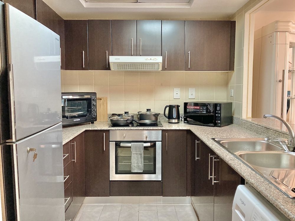 Whitesage - Marina Gem, Fancy Apartment with Waterfront Views