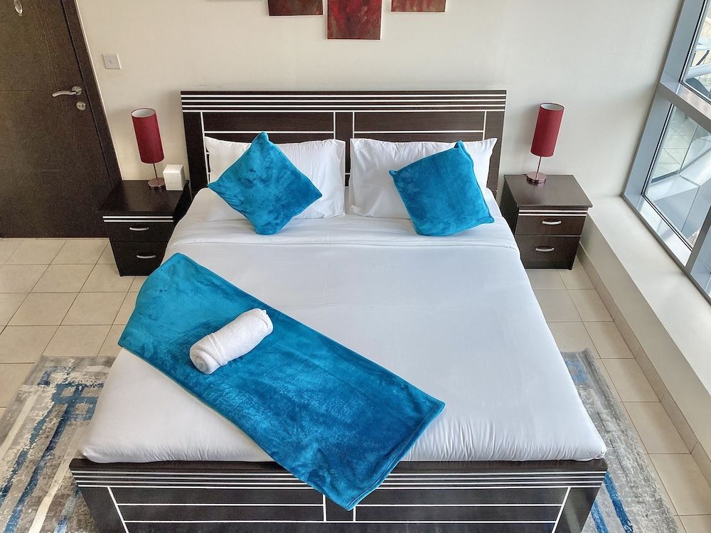 Whitesage - Marina Gem, Fancy Apartment with Waterfront Views