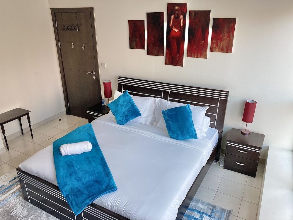 Whitesage - Marina Gem, Fancy Apartment with Waterfront Views