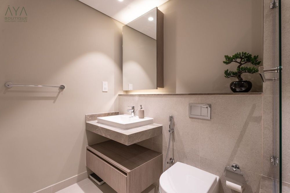 Aya - Elegant 1BR Apartment With Balcony and Creek Views
