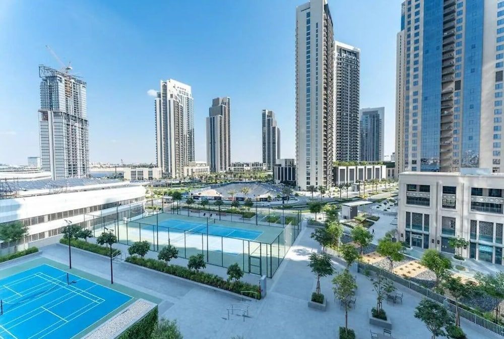 Aya - Elegant 1BR Apartment With Balcony and Creek Views