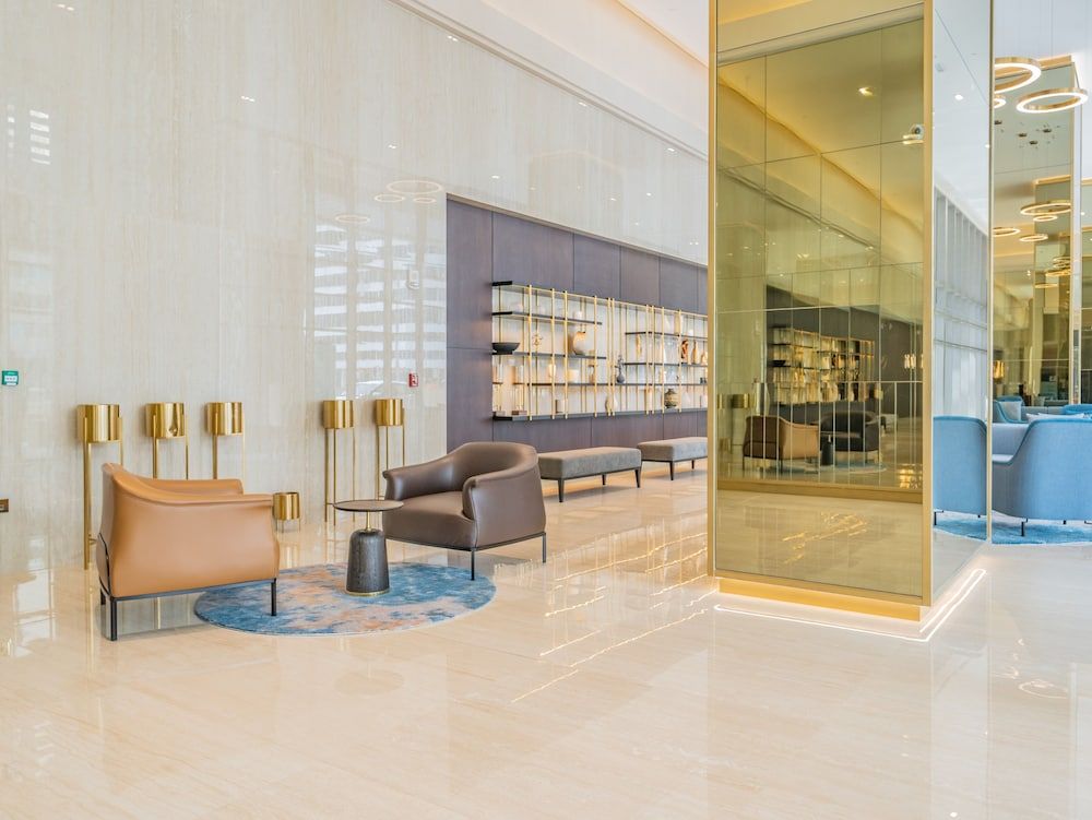 Spacious Art Deco Apt with Burj,Canal Views