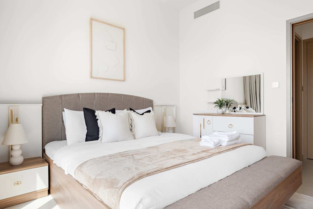 Superior Apartment, 1 King Bed, City View