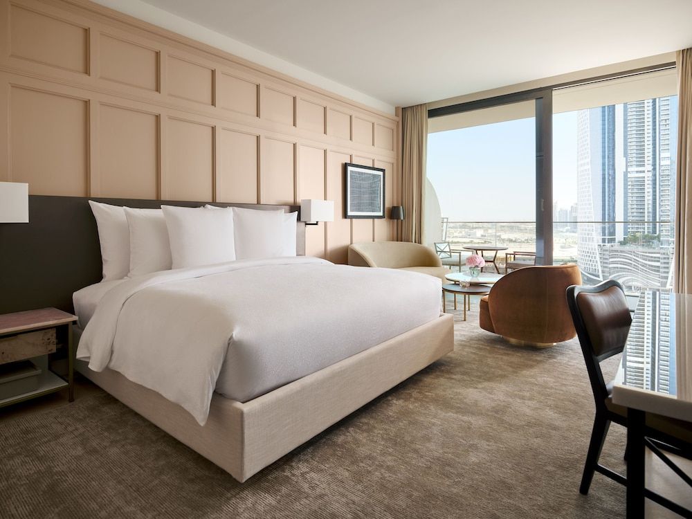 Room (Sunrise)