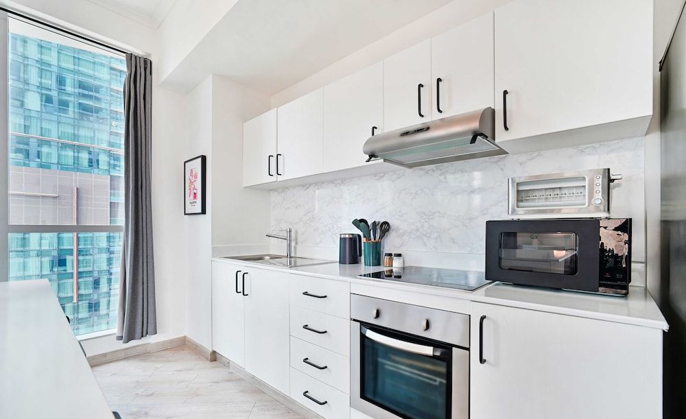 LUX The Dubai Marina View Suite