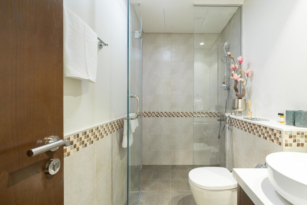 Whitesage - Stylish Apt With Balconies In The Heart of Dubai