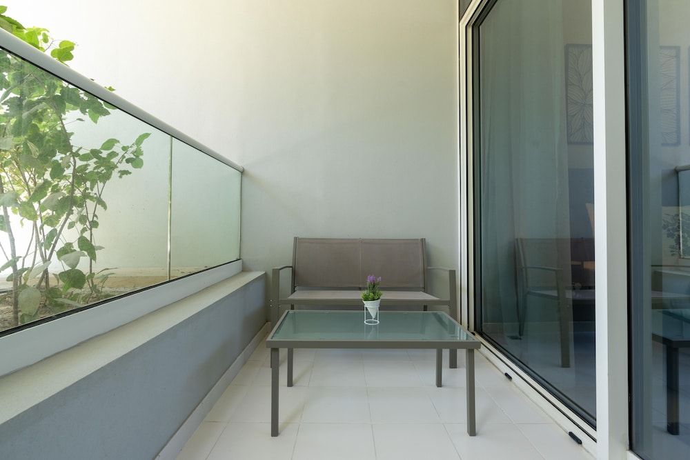 Whitesage - Stylish Apt With Balconies In The Heart of Dubai