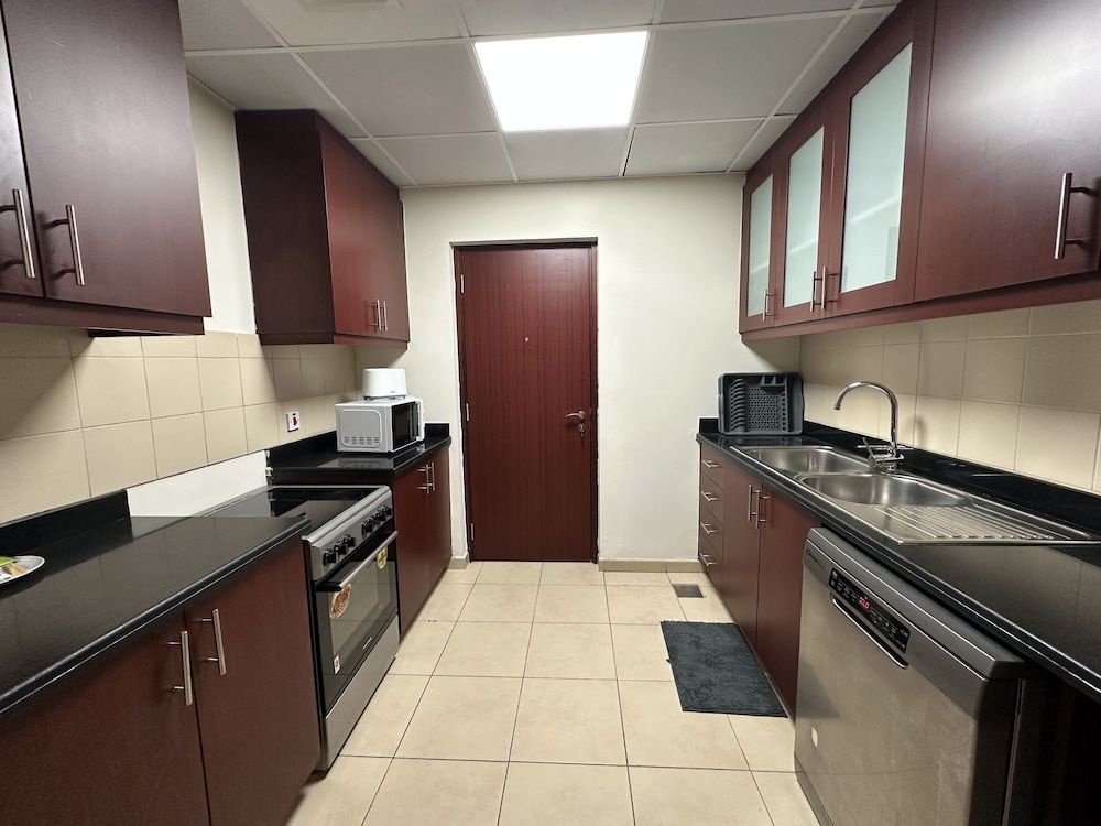Manzil - Cozy 2BR Apt in JBR with Sea Views