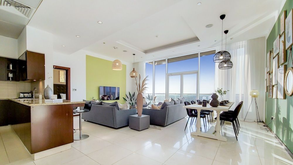 Manzil - Splendid 3BR in Palm w Pvt Beach Access