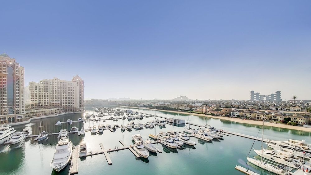 Manzil - Splendid 3BR in Palm w Pvt Beach Access