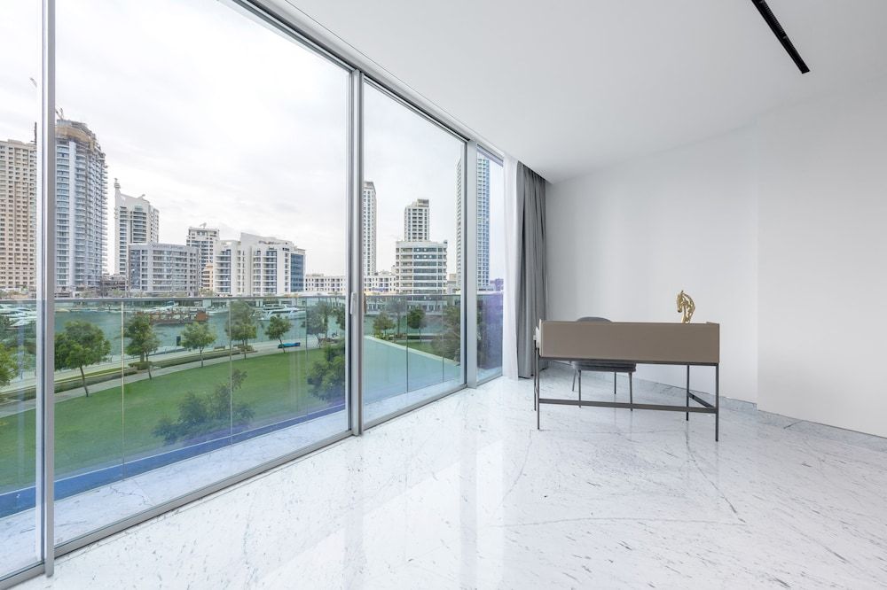 Luxe Dubai Marina 3Flr 4BR w Pool Sauna