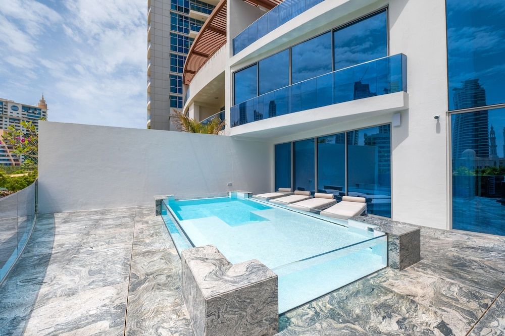 Luxe Dubai Marina 3Flr 4BR w Pool Sauna