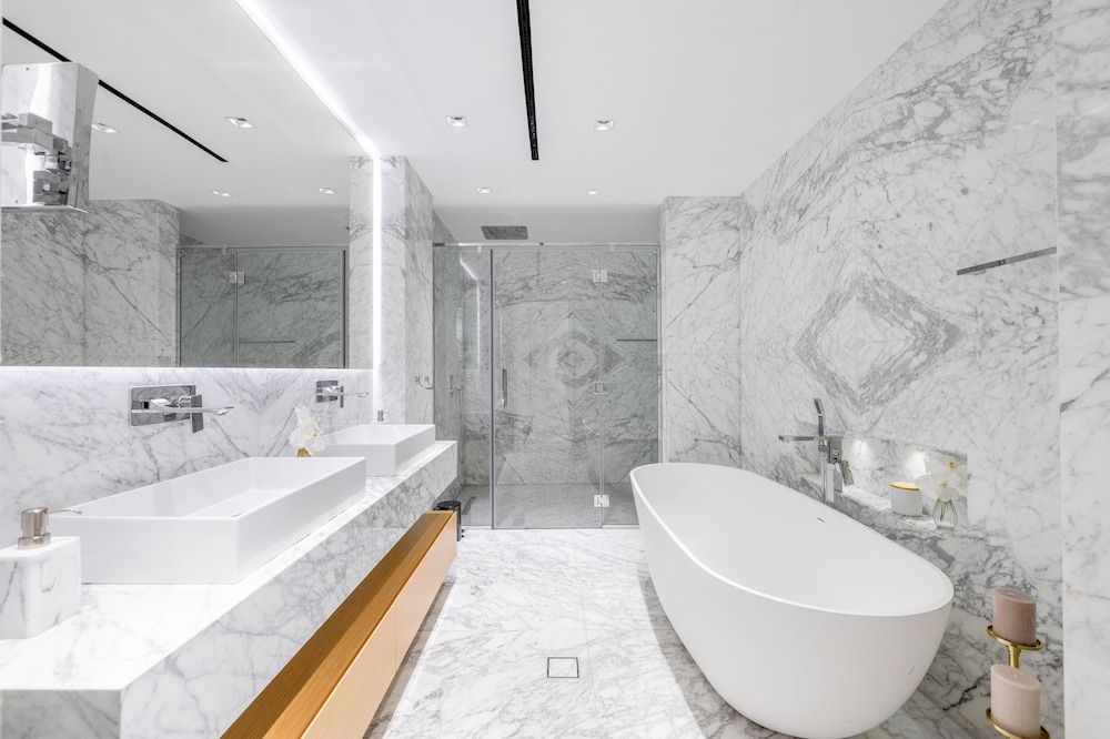 Luxe Dubai Marina 3Flr 4BR w Pool Sauna