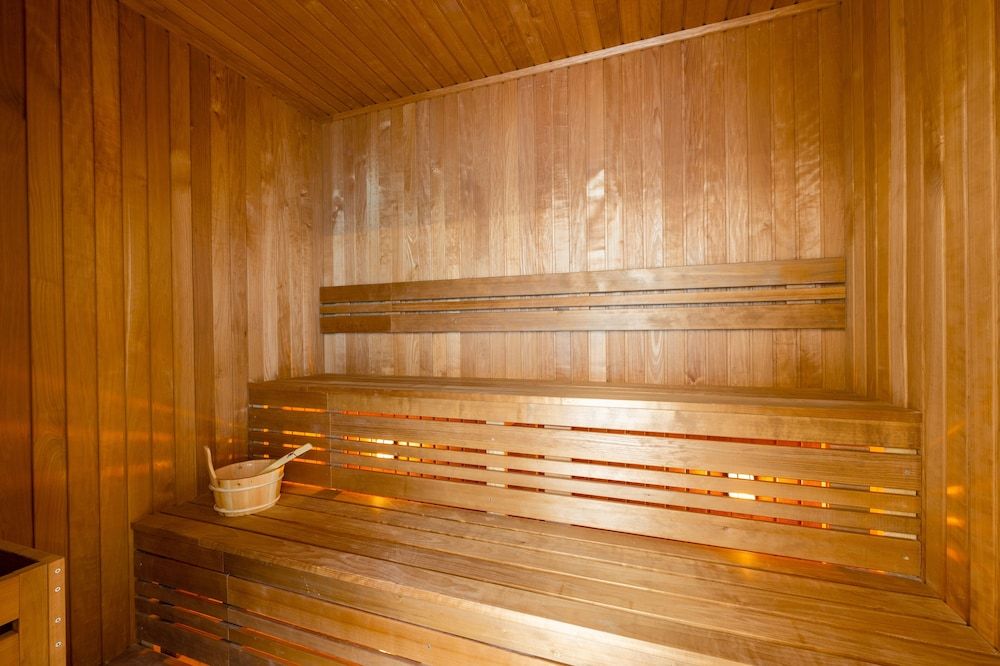 Luxe Dubai Marina 3Flr 4BR w Pool Sauna