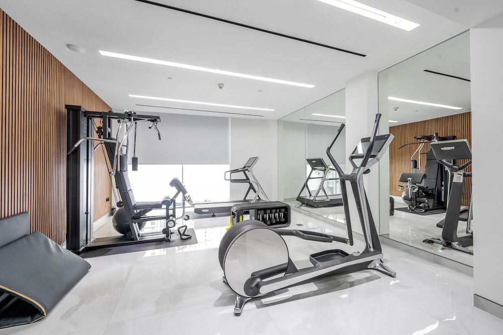 Luxe Dubai Marina 3Flr 4BR w Pool Sauna