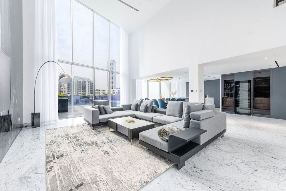 Luxe Dubai Marina 3Flr 4BR w Pool Sauna