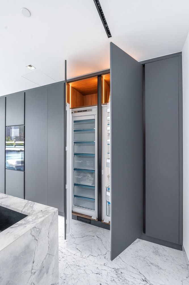 Luxe Dubai Marina 3Flr 4BR w Pool Sauna