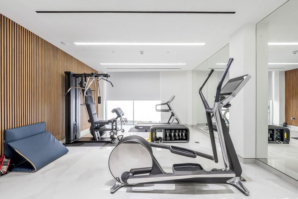 Luxe Dubai Marina 3Flr 4BR w Pool Sauna