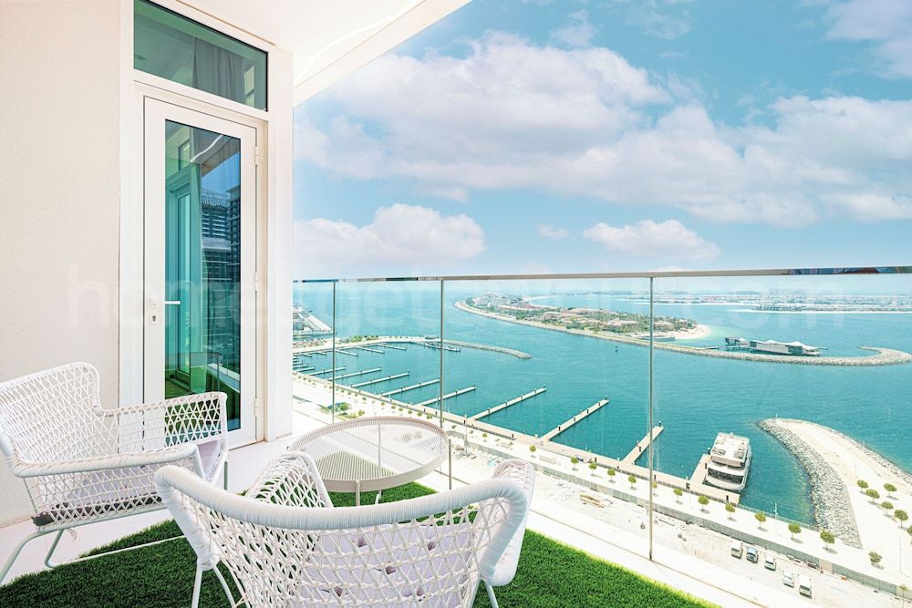 Homesgetaway-SunriseBay Emaar Beach ront