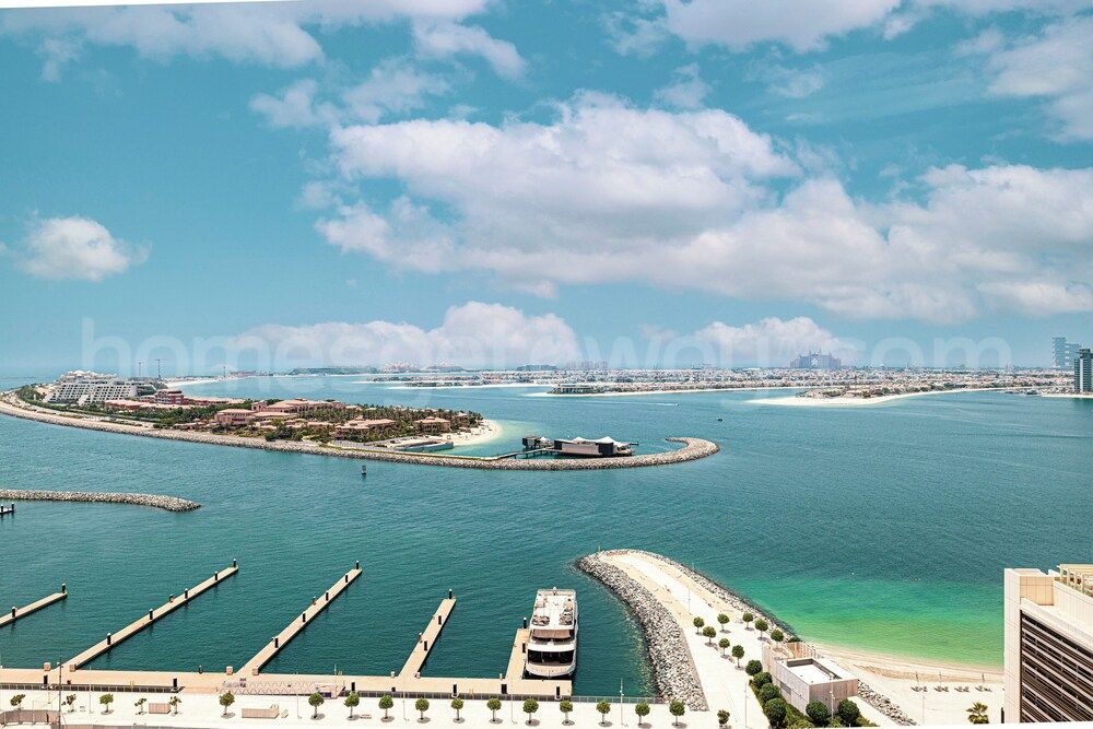 Homesgetaway-SunriseBay Emaar Beach ront