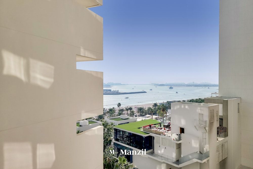 Manzil - 2BR | FIVE Palm | Pool & Beach Access