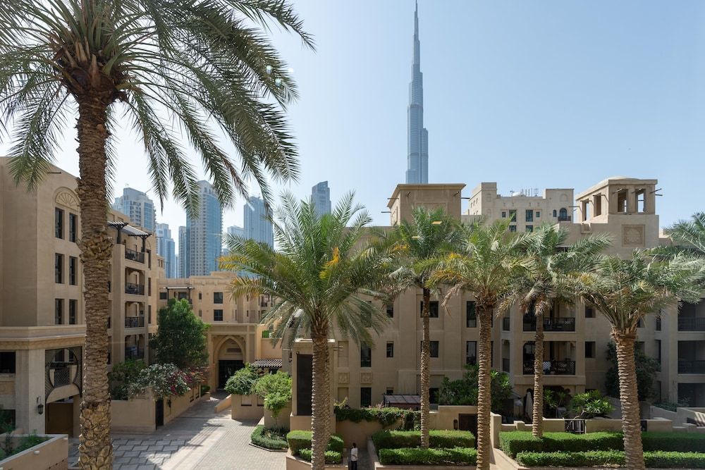 Whitesage - Fully Renovated Spacious 2BR Apt. with Burj Views
