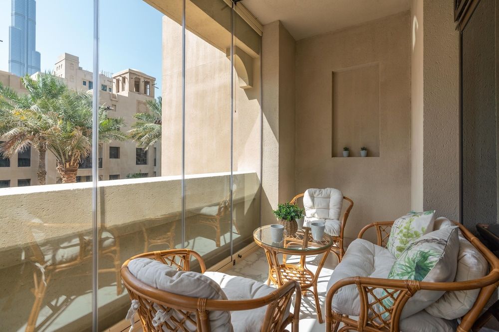 Whitesage - Fully Renovated Spacious 2BR Apt. with Burj Views