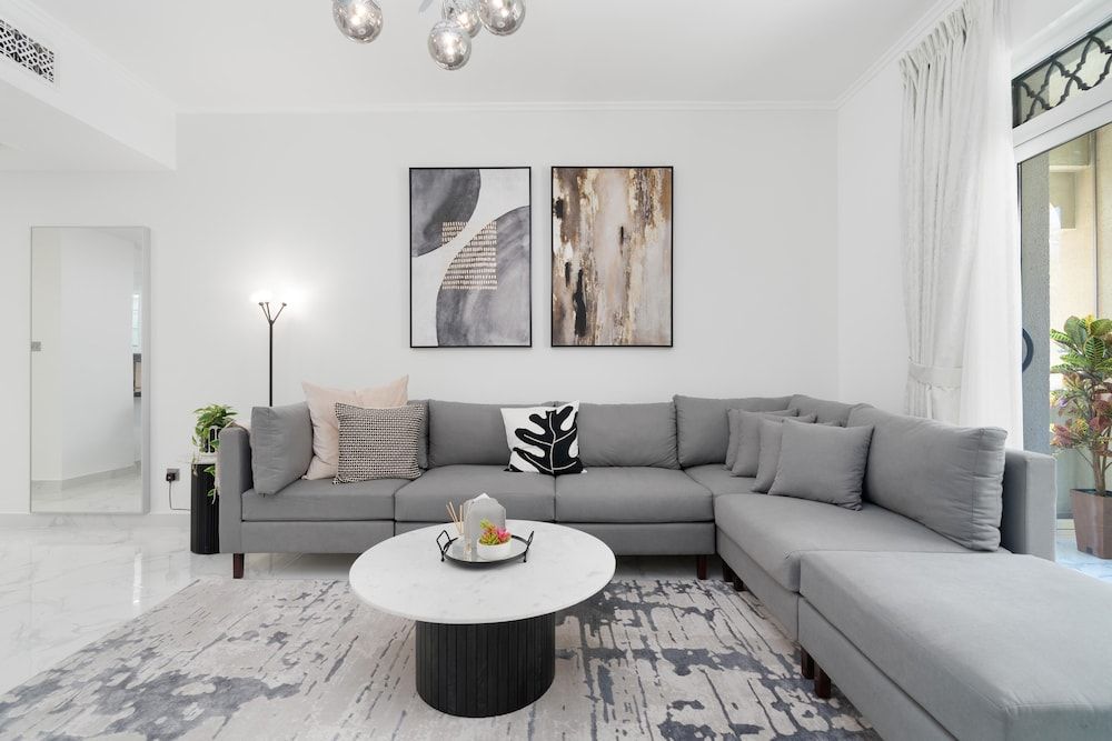 Whitesage - Fully Renovated Spacious 2BR Apt. with Burj Views