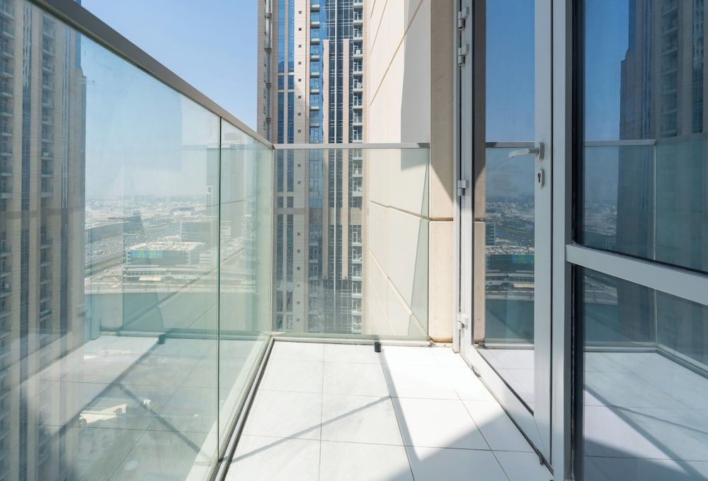 Whitesage - Cityscape Haven with Balcony Bliss in Habtoor City
