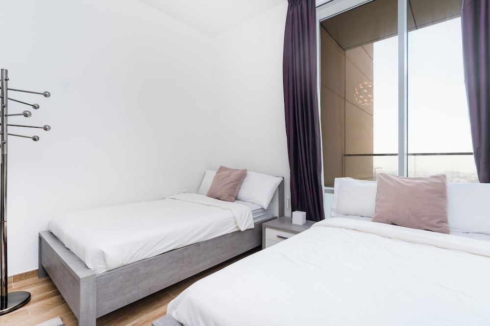 Whitesage - Cityscape Haven with Balcony Bliss in Habtoor City