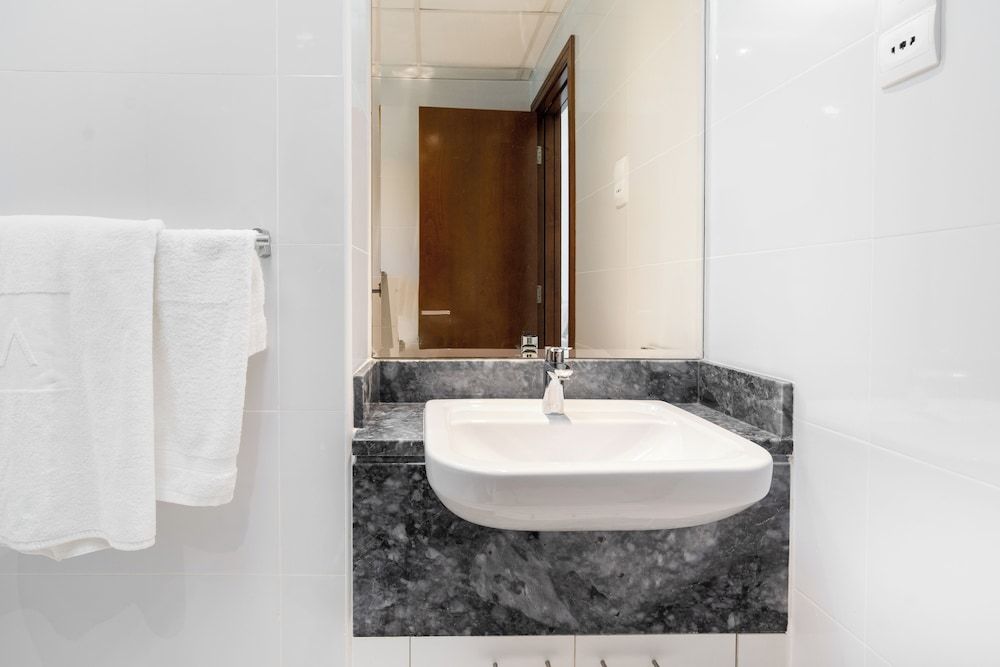 Whitesage - Cityscape Haven with Balcony Bliss in Habtoor City