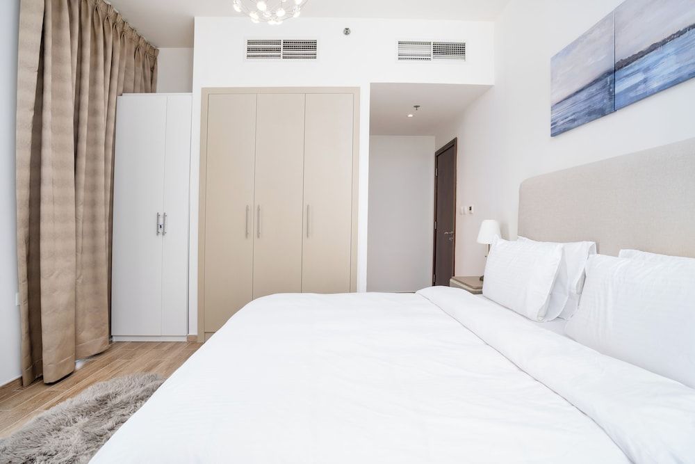 Whitesage - Cityscape Haven with Balcony Bliss in Habtoor City