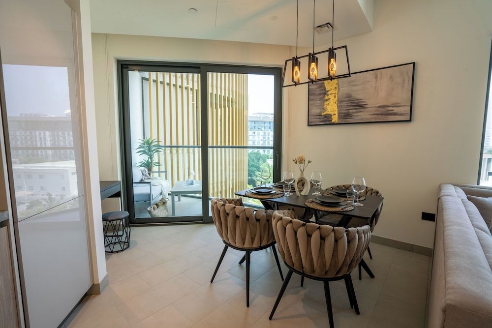 HiGuests - Sobha Waves