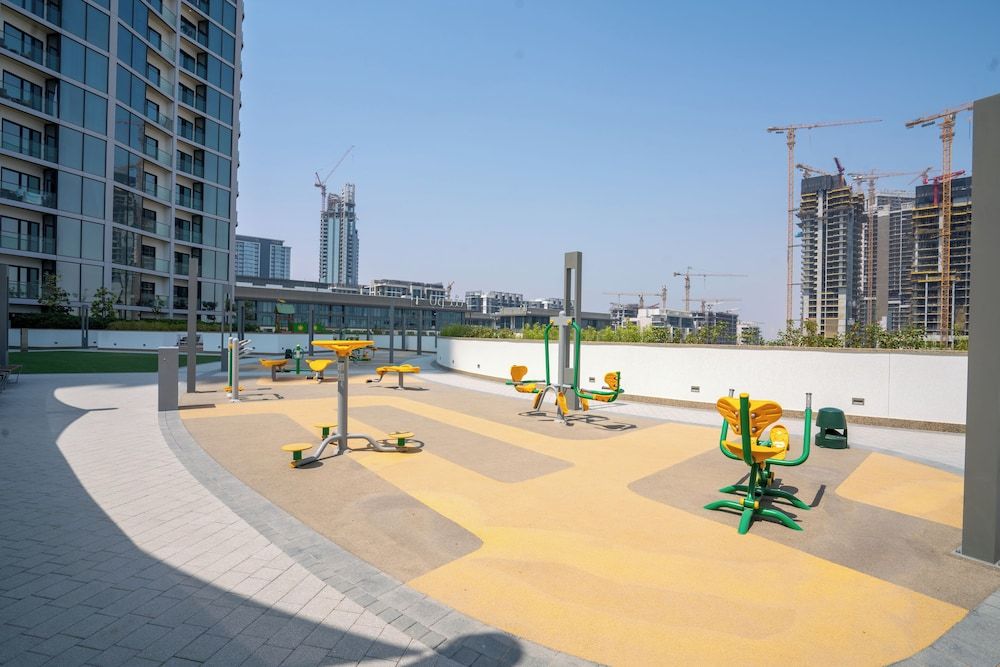 HiGuests - Sobha Waves