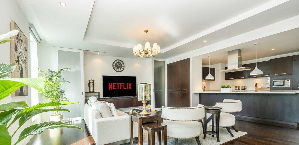 LUX  The Elegant DIFC Suite