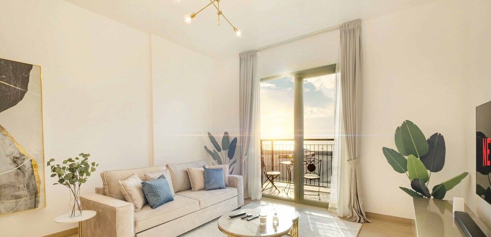 LUX  The La Mer Sea View Suite 3