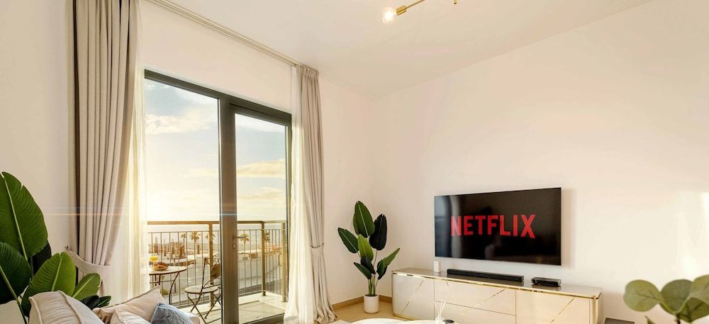 LUX  The La Mer Sea View Suite 3