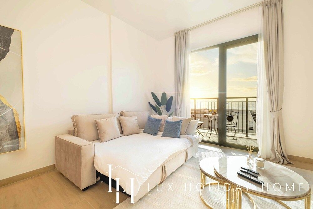 LUX  The La Mer Sea View Suite 3