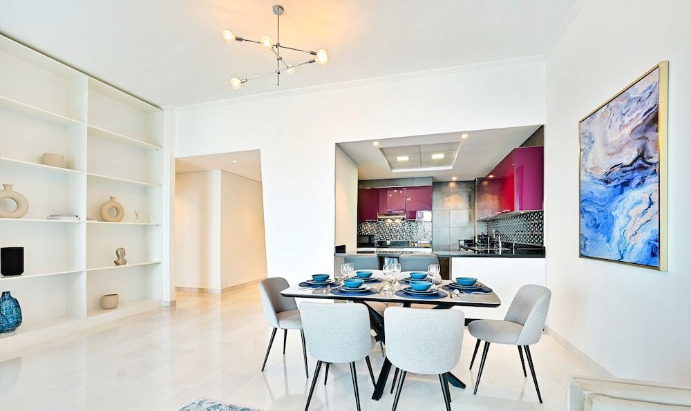 LUX  Cayan Superior Suite 4 Dubai Marina