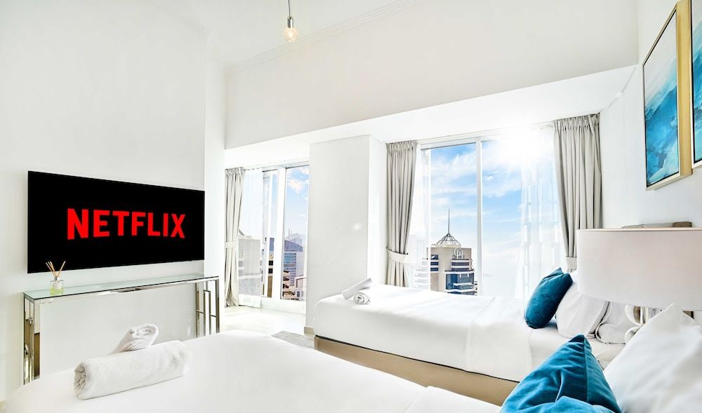 LUX  Cayan Superior Suite 4 Dubai Marina