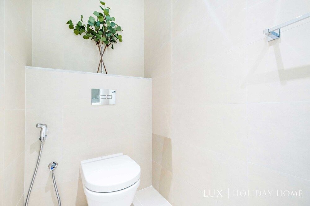 LUX  The La Rive Sea View Suite