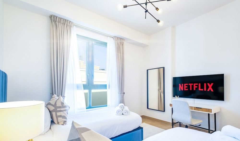 LUX  The La Rive Sea View Suite