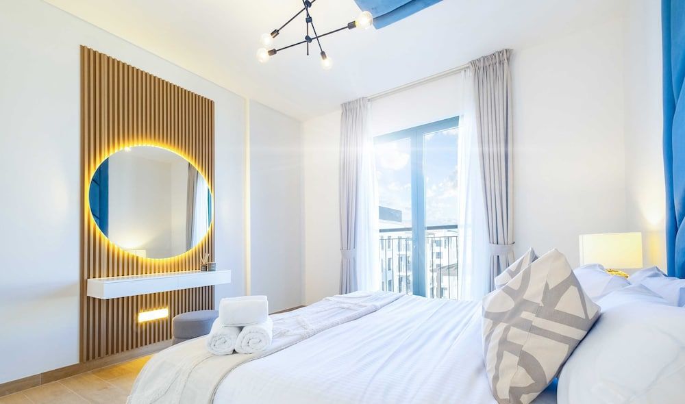 LUX  The La Rive Sea View Suite