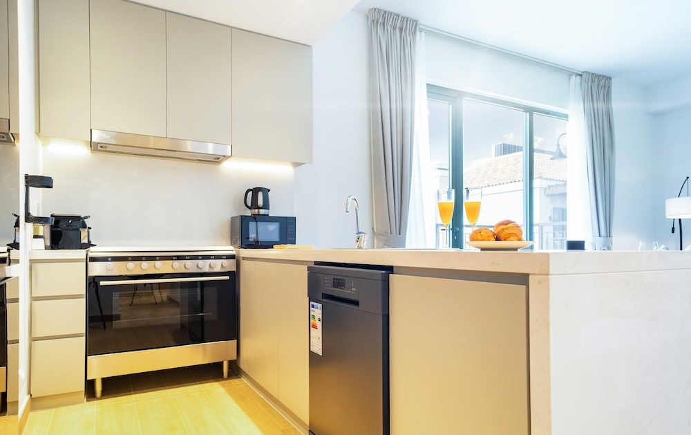 LUX  The La Rive Sea View Suite