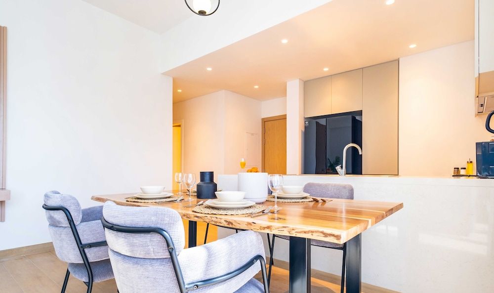 LUX  The La Rive Sea View Suite